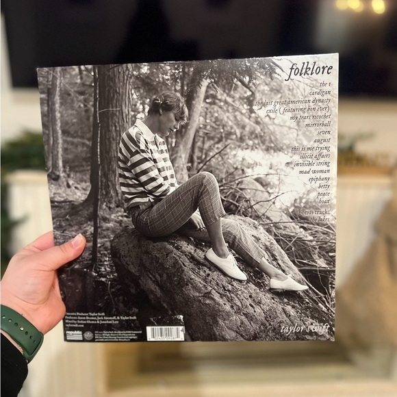 Taylor Swift
Folklore - Exclusive Limited Edition Red
Colored 2x Vinyl LP - Picture 2 of 3